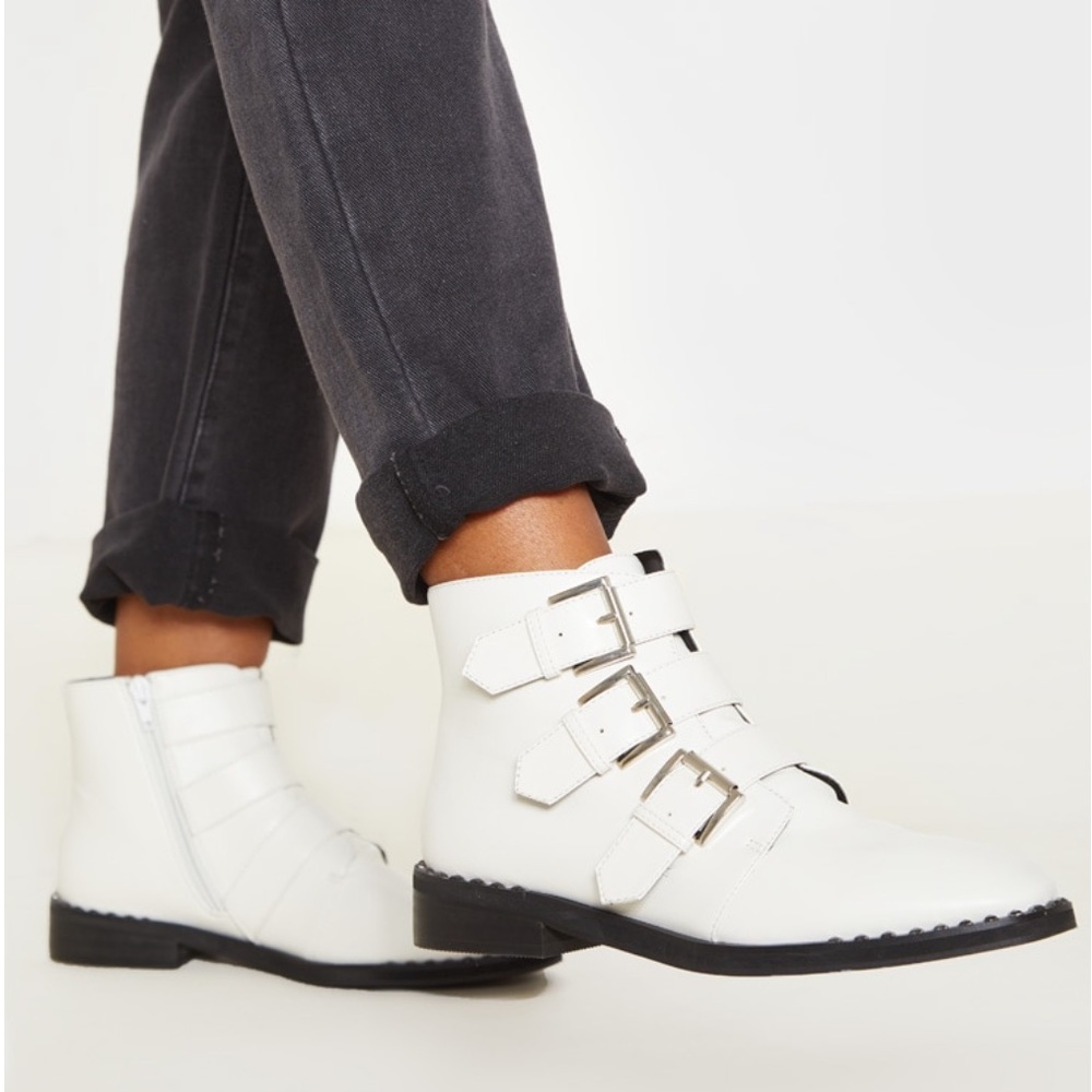 Pretty little thing booties